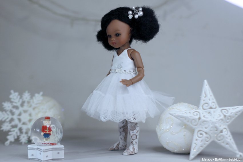 Новогодние платья и чудеса для шоколадных куколок
