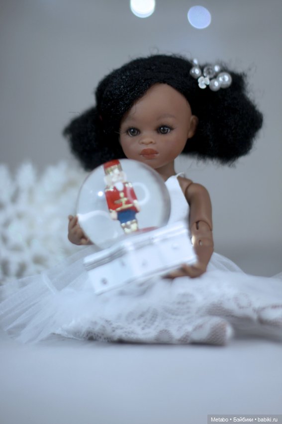 Новогодние платья и чудеса для шоколадных куколок (фото 6)