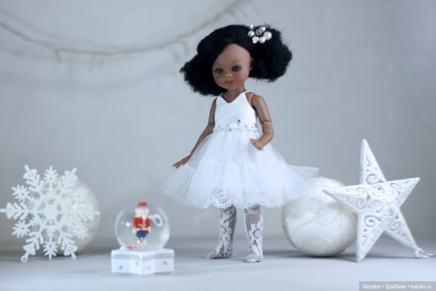 Новогодние платья и чудеса для шоколадных куколок (фото 2)