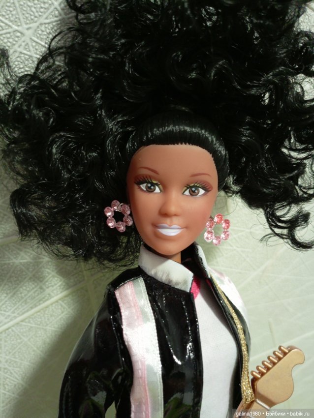 Обзор на куклу Айя - Кудрявая мулатка