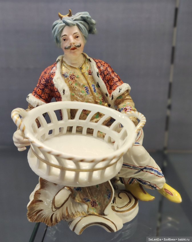 Нимфенбург: коллекция фарфоровых фигурок и музей карет (фото 9)