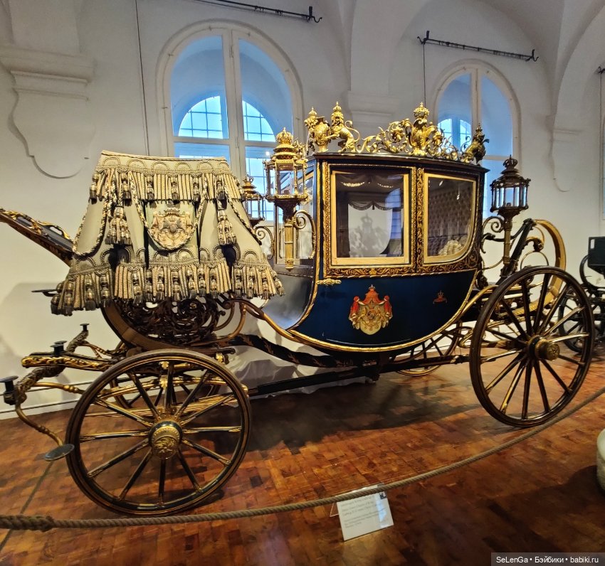 Нимфенбург: коллекция фарфоровых фигурок и музей карет