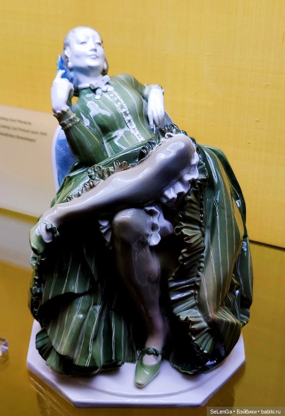 Нимфенбург: коллекция фарфоровых фигурок и музей карет (фото 3)