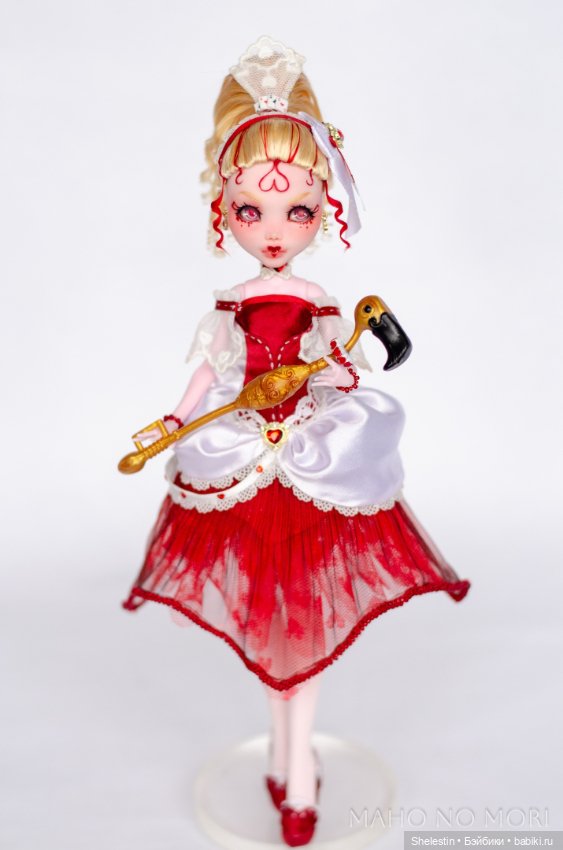 Алиса в королевском наряде Арт проект: Алиса, сквозь зеркала (фото 2)