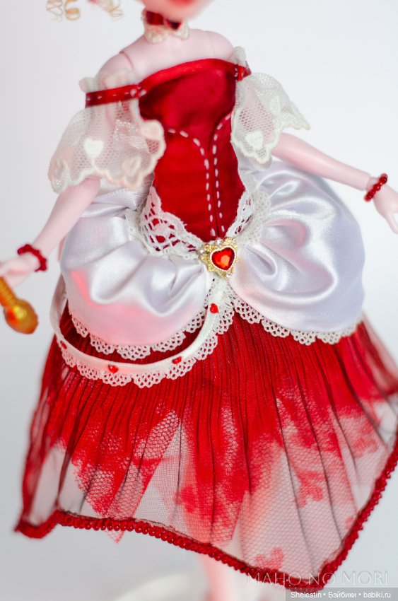 Алиса в королевском наряде Арт проект: Алиса, сквозь зеркала (фото 4)