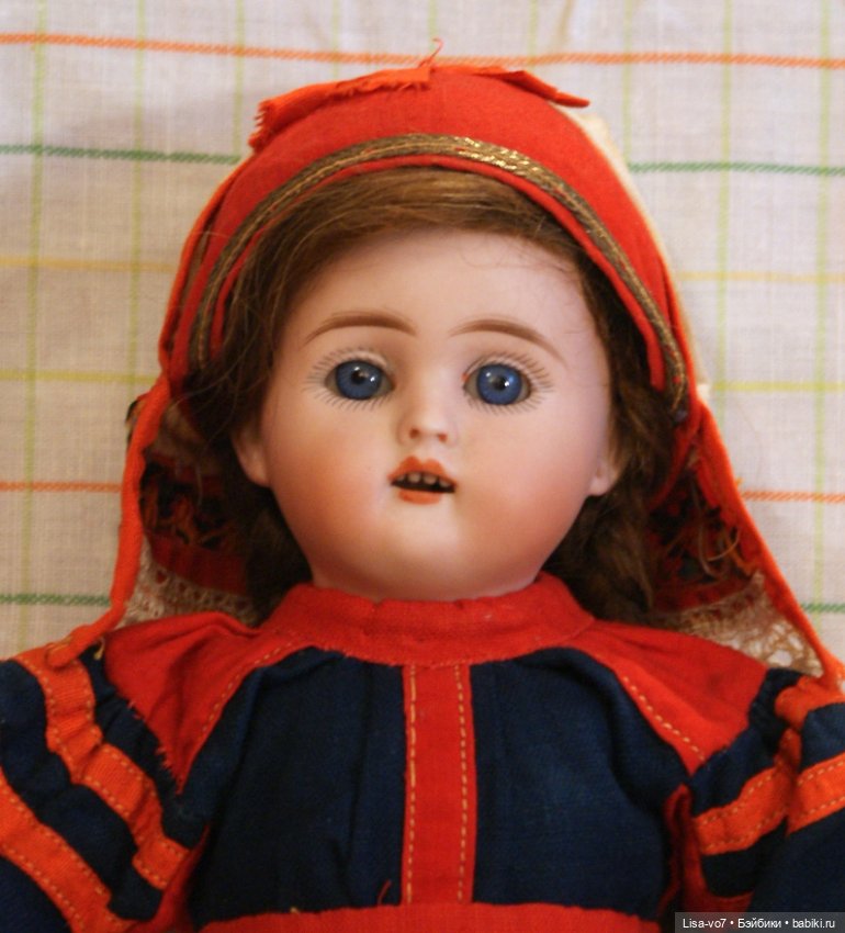 Кукольный костюм в русском стиле по антикварному примеру