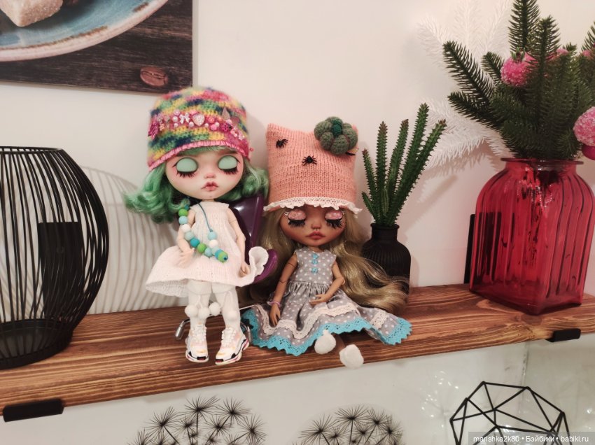 Новые шапки на кукол Блайз