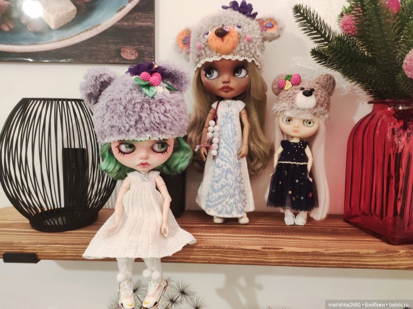 Новые шапки на кукол Блайз