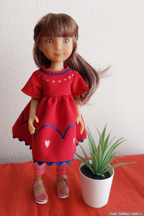 Бэйли Руби Рэд - вампир — Куклы Ruby Red (Руби Ред) Fashion Friends: Siblies