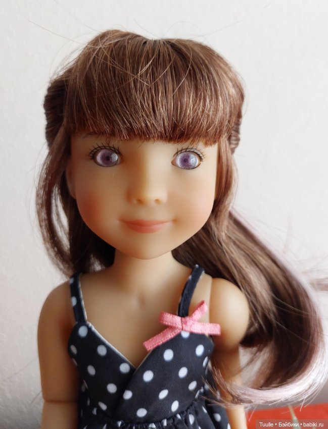 Бэйли Руби Рэд - вампир — Куклы Ruby Red (Руби Ред) Fashion Friends: Siblies (фото 10)