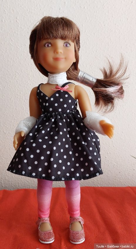 Бэйли Руби Рэд - вампир — Куклы Ruby Red (Руби Ред) Fashion Friends: Siblies (фото 6)