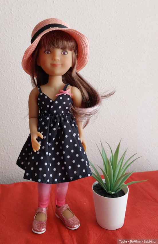 Бэйли Руби Рэд - вампир — Куклы Ruby Red (Руби Ред) Fashion Friends: Siblies