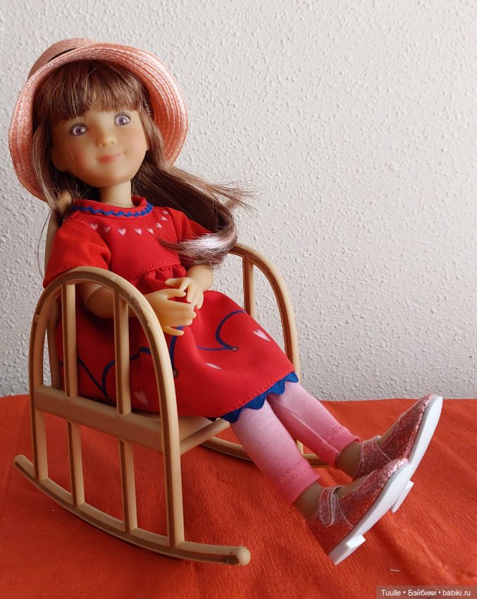 Бэйли Руби Рэд - вампир — Куклы Ruby Red (Руби Ред) Fashion Friends: Siblies