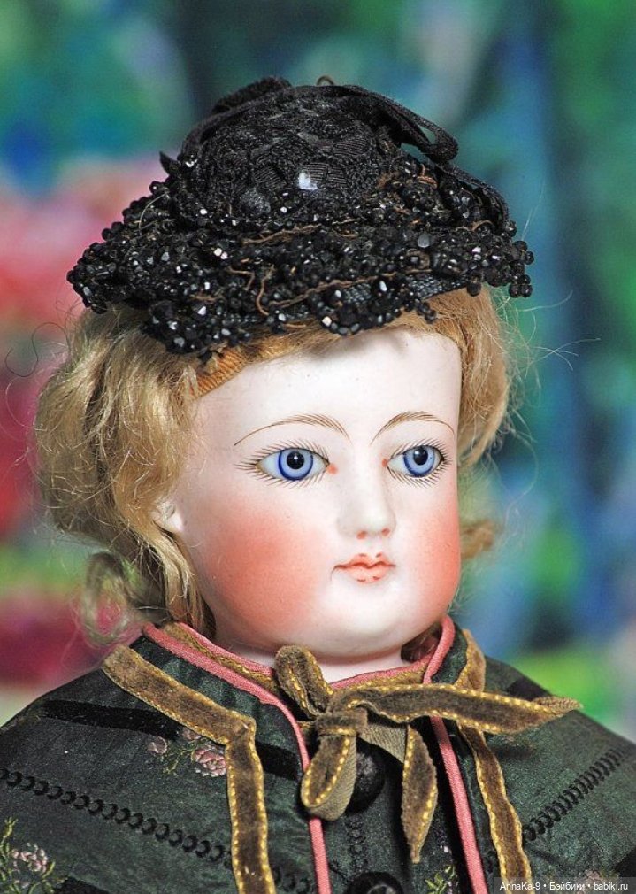 Модные французские куклы и декор из стекляруса