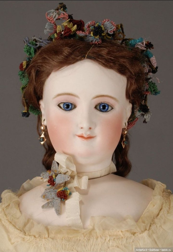 Модные французские куклы и декор из стекляруса