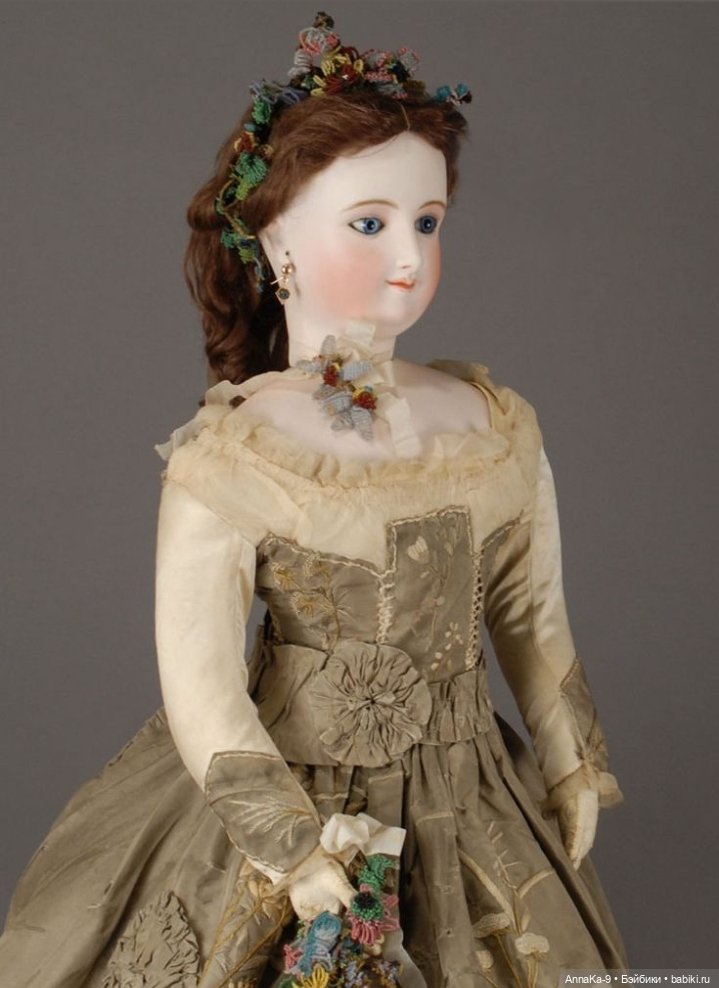 Модные французские куклы и декор из стекляруса