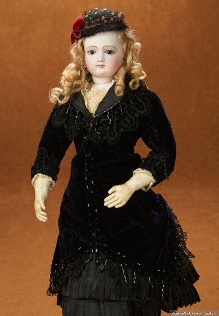 Бисер и стеклярус в декоре шляпок у антикварных куол (фото 5)