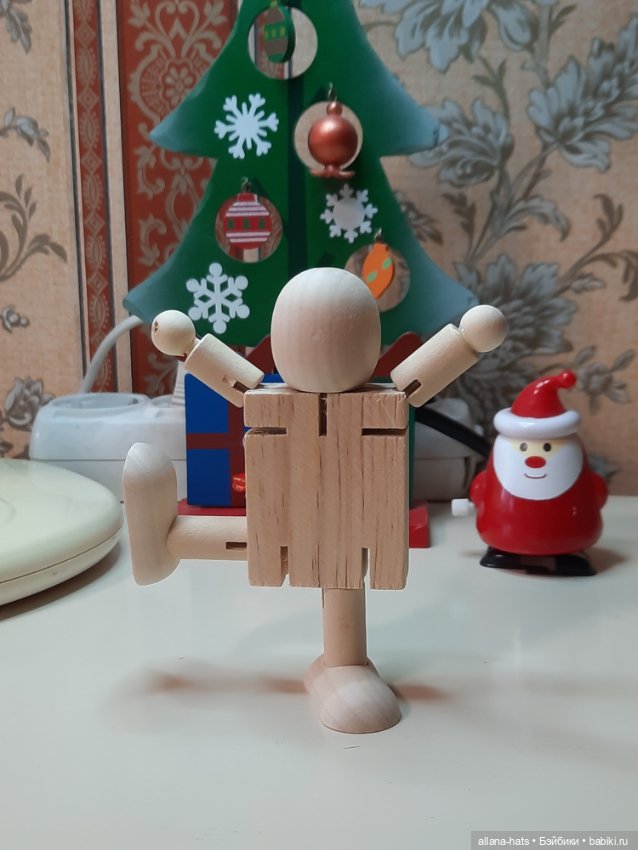 Куклы разные нужны... Деревянный друг Коробка