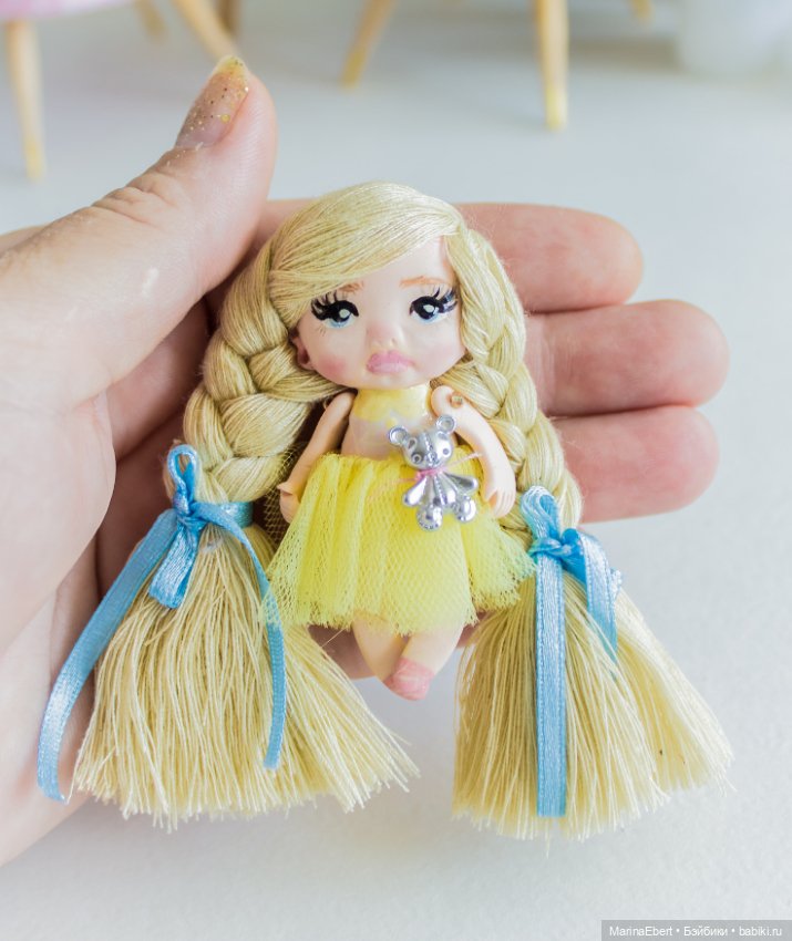 ⭐⭐⭐Кукла - брошь Эмма⭐⭐⭐ — Авторские миниатюрные куклы: лепка (фото 8)