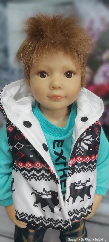 Мальчишки дружною толпой прикатили к нам домой