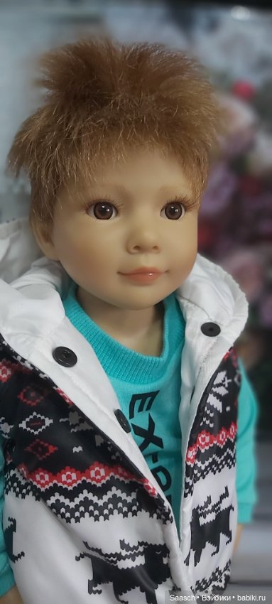 Мальчишки дружною толпой прикатили к нам домой