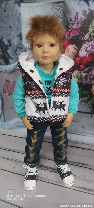 Мальчишки дружною толпой прикатили к нам домой