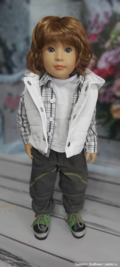 Мальчишки дружною толпой прикатили к нам домой