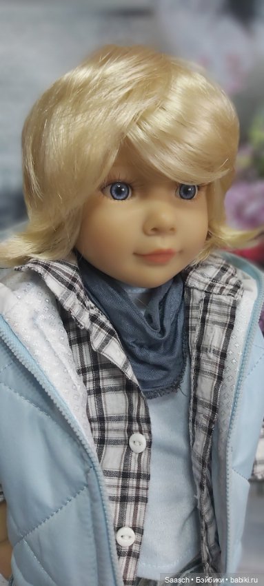 Мальчишки дружною толпой прикатили к нам домой