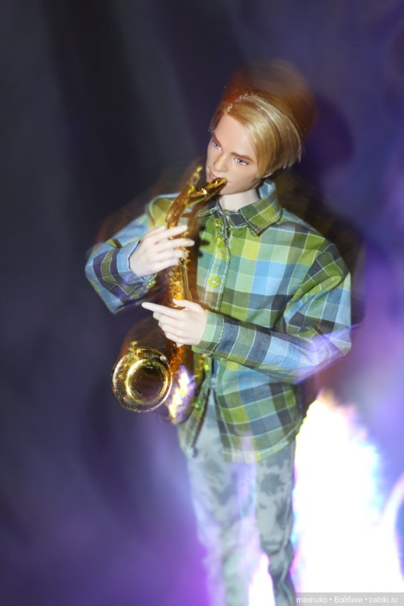 Вечеринка саксафонистов. Иван