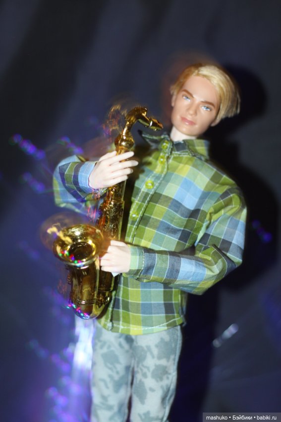 Вечеринка саксафонистов. Иван