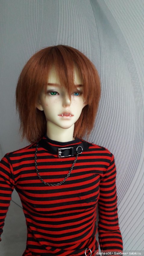 Хэл знакомится с коллективом