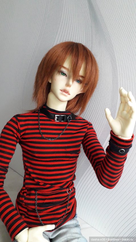 Хэл знакомится с коллективом (фото 2)