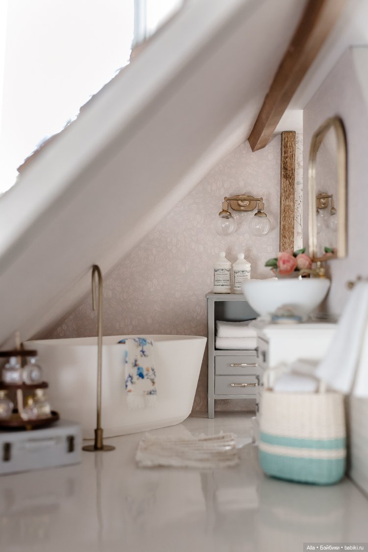 Миниатюрный дом Hillside Manor