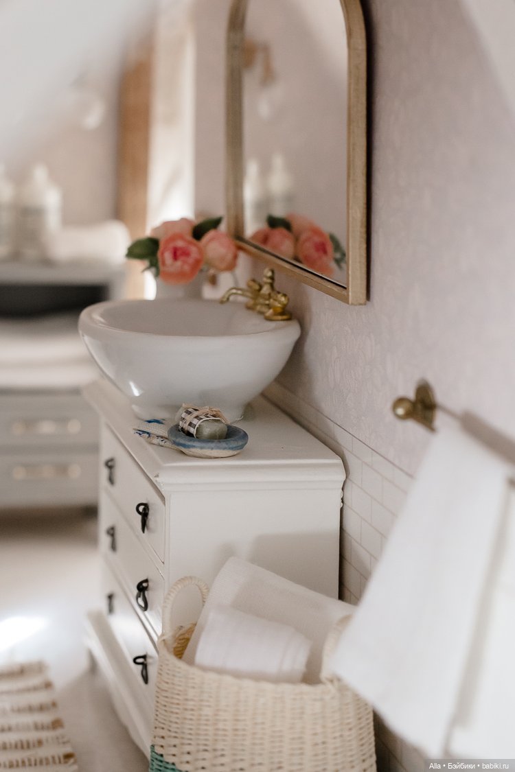 Миниатюрный дом Hillside Manor