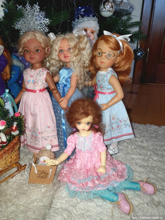 Девчушки под елочкой или Ёлка, прощай (фото 5)