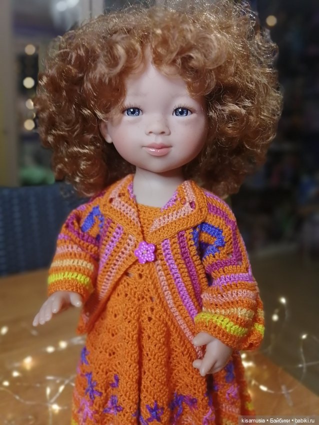 Кудрявая красавица в вязаных нарядах (фото 9)