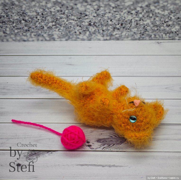 Озорной котёнок — Вязаные игрушки и амигуруми: крючком