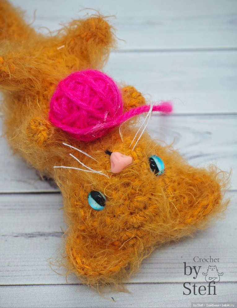 Озорной котёнок — Вязаные игрушки и амигуруми: крючком