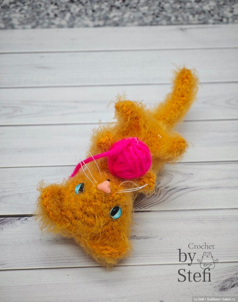 Озорной котёнок — Вязаные игрушки и амигуруми: крючком