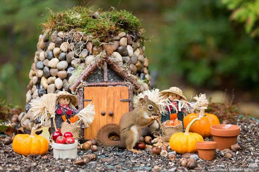 Миниатюры с белками от Nancy Rose