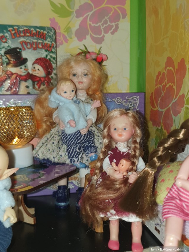 В кукольном доме — Коллекции игровых кукол (Playline): фото полок