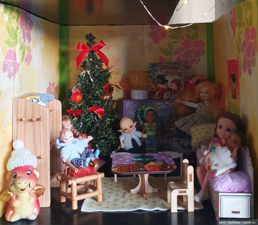 В кукольном доме — Коллекции игровых кукол (Playline): фото полок