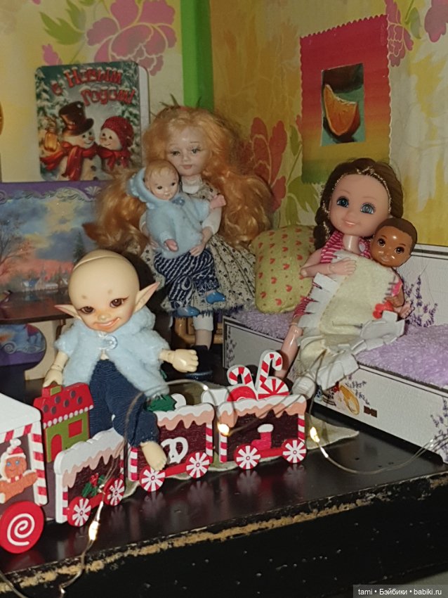 В кукольном доме — Коллекции игровых кукол (Playline): фото полок