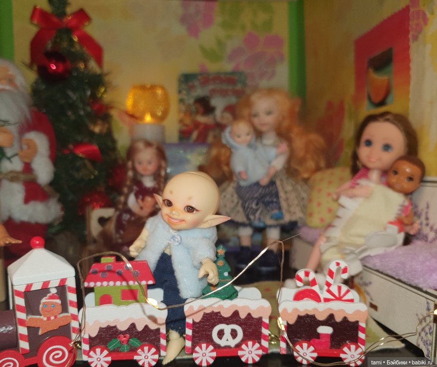 В кукольном доме — Коллекции игровых кукол (Playline): фото полок