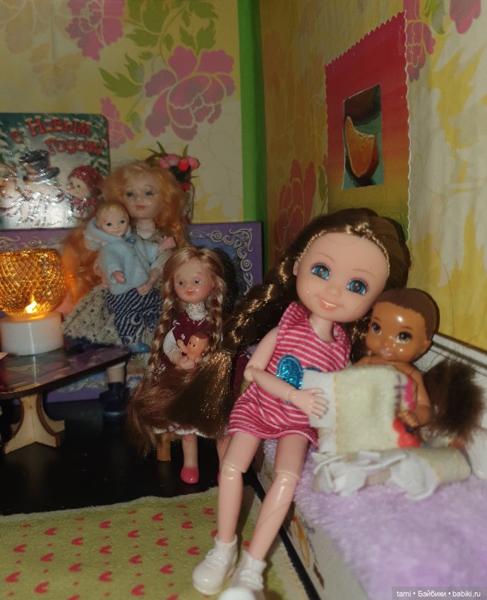 В кукольном доме — Коллекции игровых кукол (Playline): фото полок