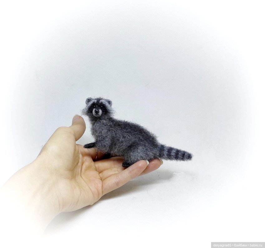 Енотик — Валяные игрушки из шерсти: сухое валяние (фото 3)