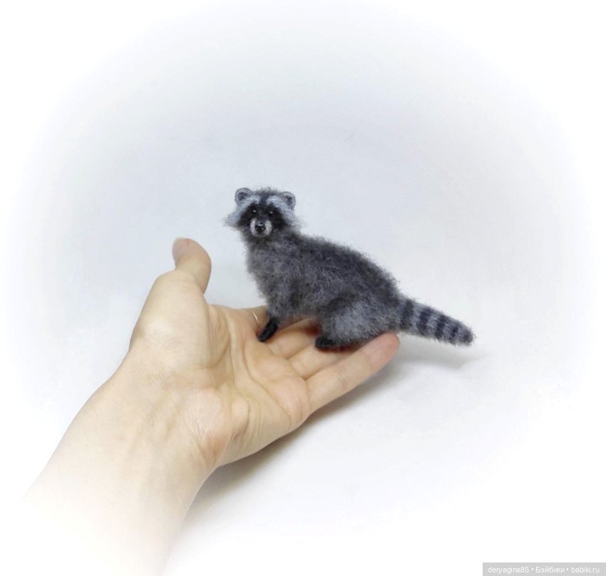 Енотик — Валяные игрушки из шерсти: сухое валяние (фото 10)