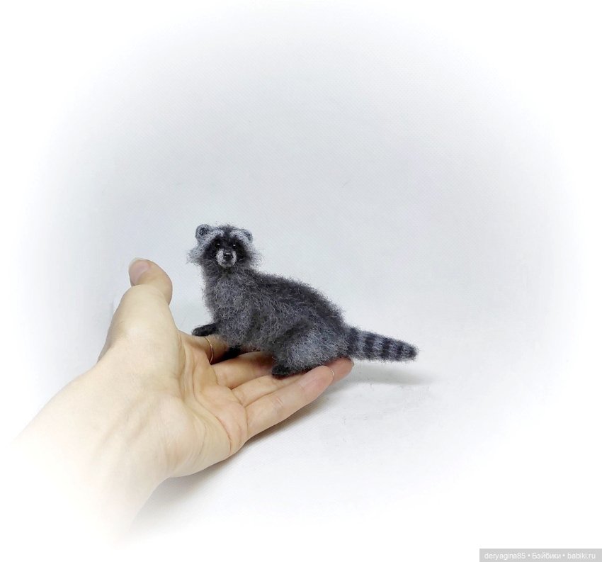 Енотик — Валяные игрушки из шерсти: сухое валяние (фото 5)