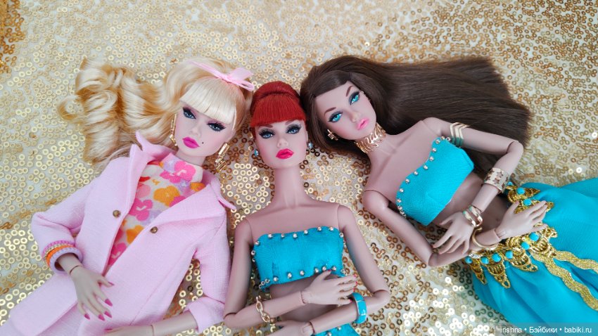 Поппи Паркер с одинаковой рисовкой