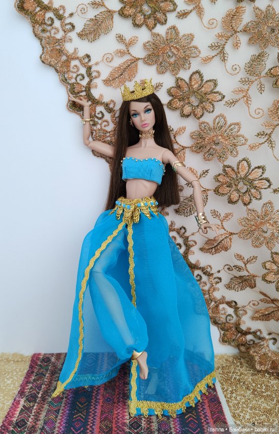 Поппи Паркер с одинаковой рисовкой (фото 8)